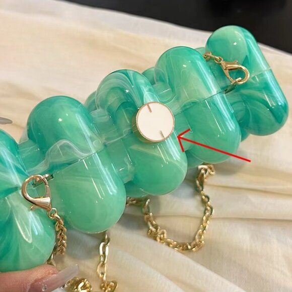 STATEMENT BUBBLE CLUTCH - Picture 15 of 16